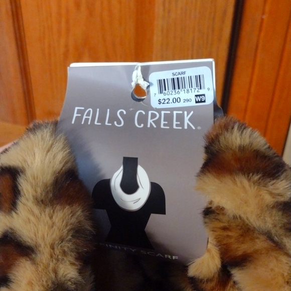 Falls Creek Infinity Scarf Faux Fur Super Soft NWT - Picture 3 of 5